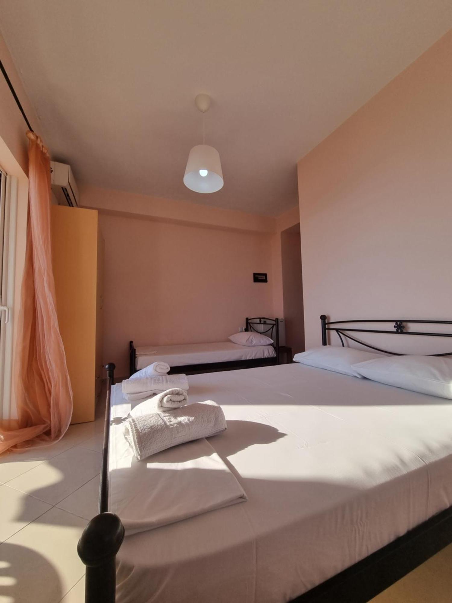 Let Rooms Lukova 外观 照片